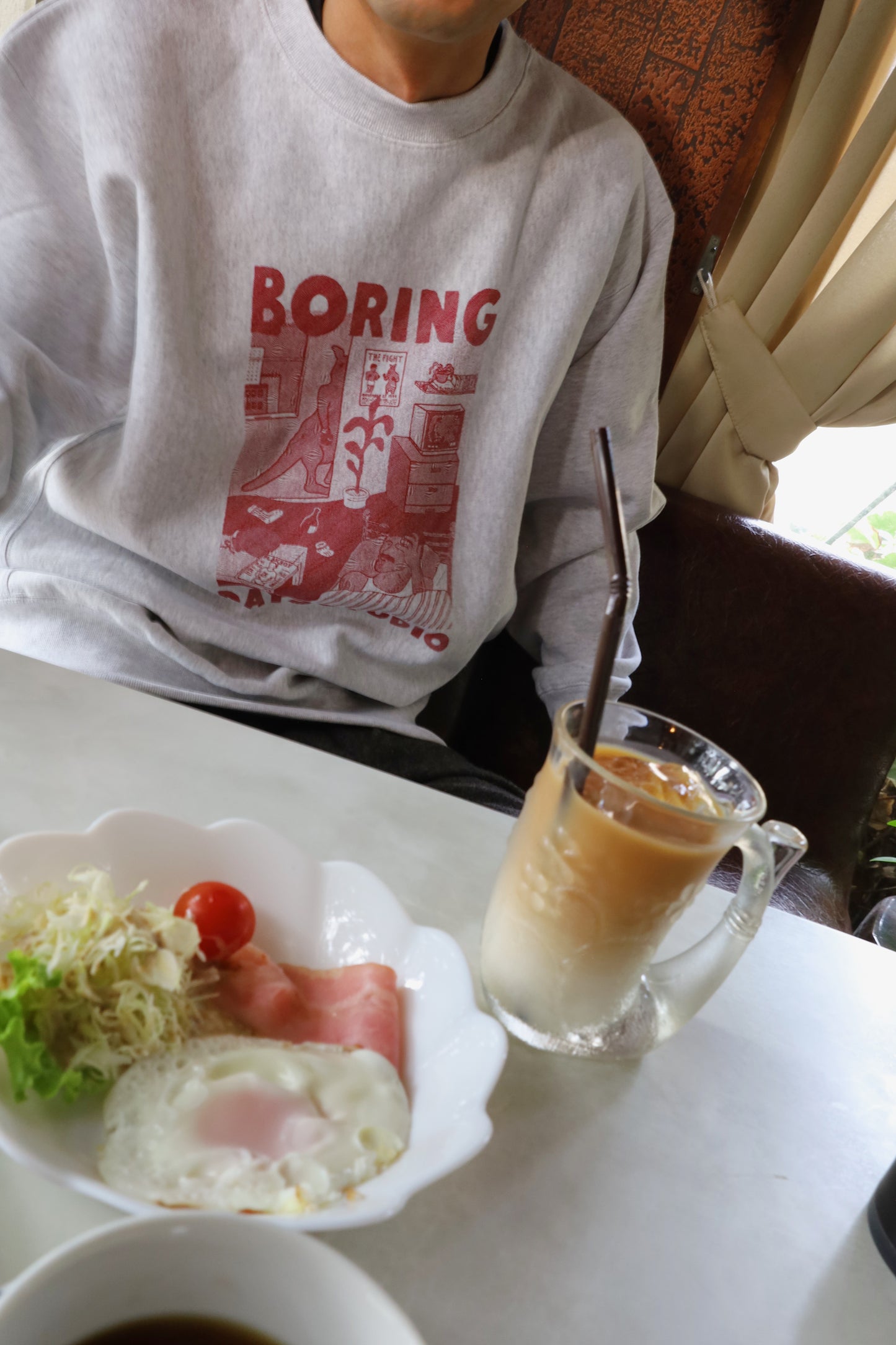 "KANGAROO" 12.7 oz crewneck sweat (ash & cardinal red)